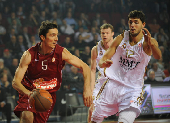 73胜勇士和今年雷霆前21场数据对比：雷霆净胜分和三分更强（前21场数据对照：今年雷霆在净胜分与三分火力上胜过73胜勇士）