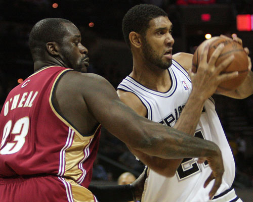 深入剖析湖人替补阵容表现不佳的原因（透视湖人替补低迷背后的因素）