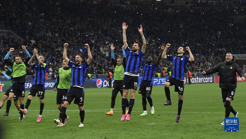 跟队记者：迈尼昂看起来不会续约，但阿莱格里仍在试图说服他（随队记者：迈尼昂续约希望渺茫，阿莱格里仍在努力劝说）