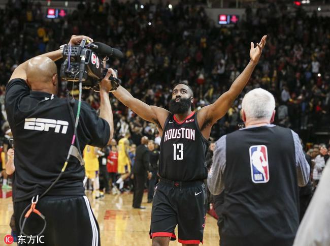 拜仁慕尼黑客场大胜多特蒙德（拜仁客场横扫多特蒙德）