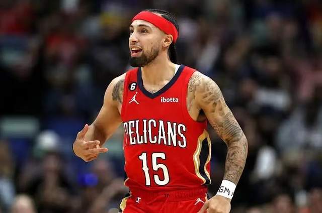 这是谁叫的暂停？福建暂停回来浙江前场换紧逼 福建发球违例失误（暂停归来风云突变：浙江前场紧逼，福建发球违例成失误）