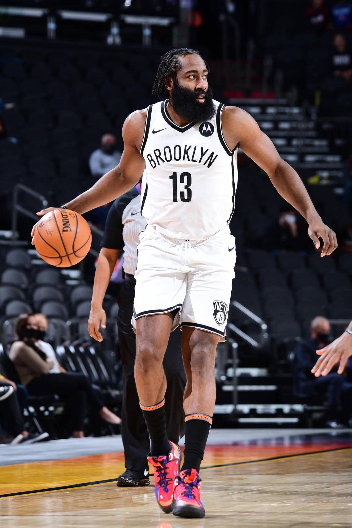 1-3逆转！巴萨诺坎普击败马竞，7连胜终结，榜首优势更稳固（主场3-1翻盘！巴萨力克马竞，终结对手7连胜，巩固榜首优势）