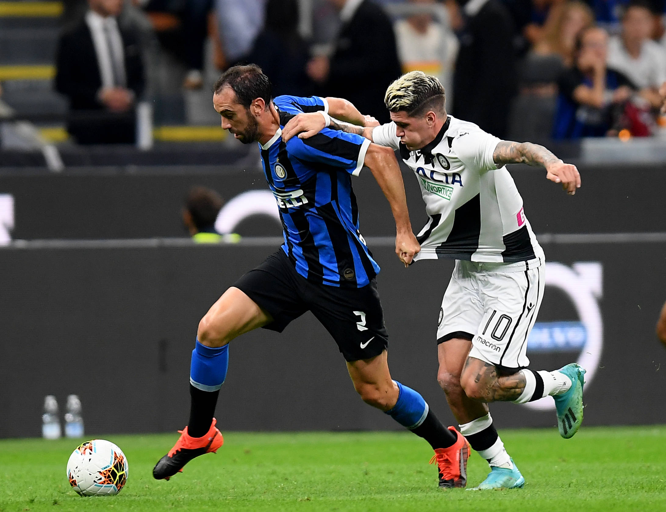 一人成军，姆巴佩本赛季西甲已攻入13球，比赫罗纳全队多一个（姆巴佩一骑当千：本季西甲已进13球，较赫罗纳全队多1球）