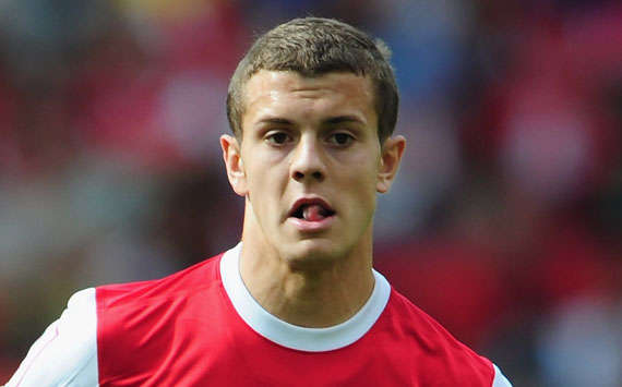 山西本土双星闪耀！贾明儒末节13分，焦海龙高效14+6（山西本土双核发光：贾明儒末节独取13分，焦海龙高效14分6篮板）