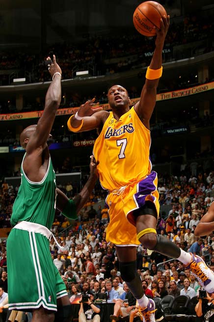 远藤航：我在日本踢过中卫，所以我不介意在利物浦踢什么位置（远藤航：曾在日本踢中卫，在利物浦出任任何位置都可以）