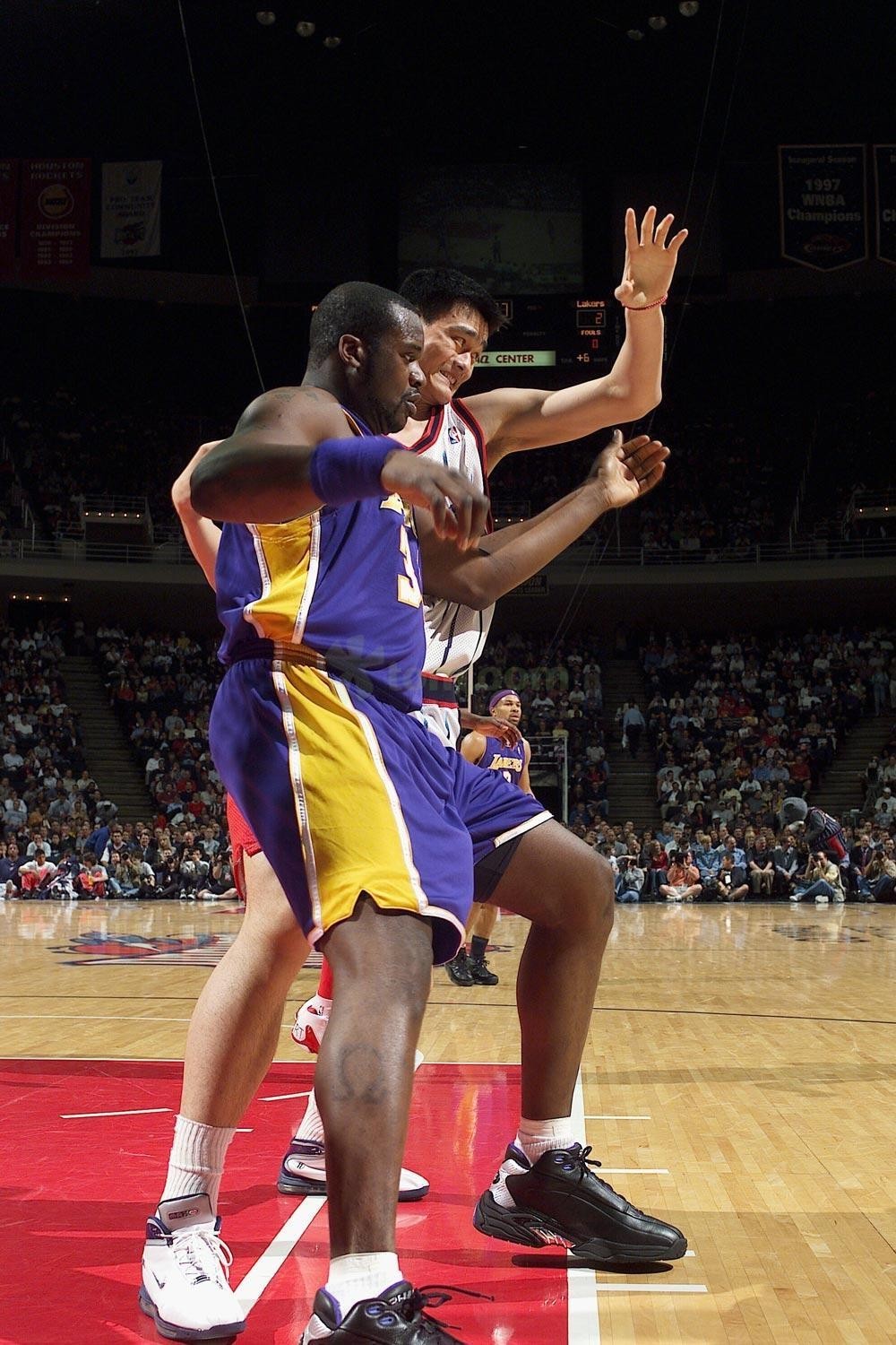 本赛季下半程的国安在成绩层面给了球迷们深刻的落差（国安下半程战绩失色，令球迷倍感落差）