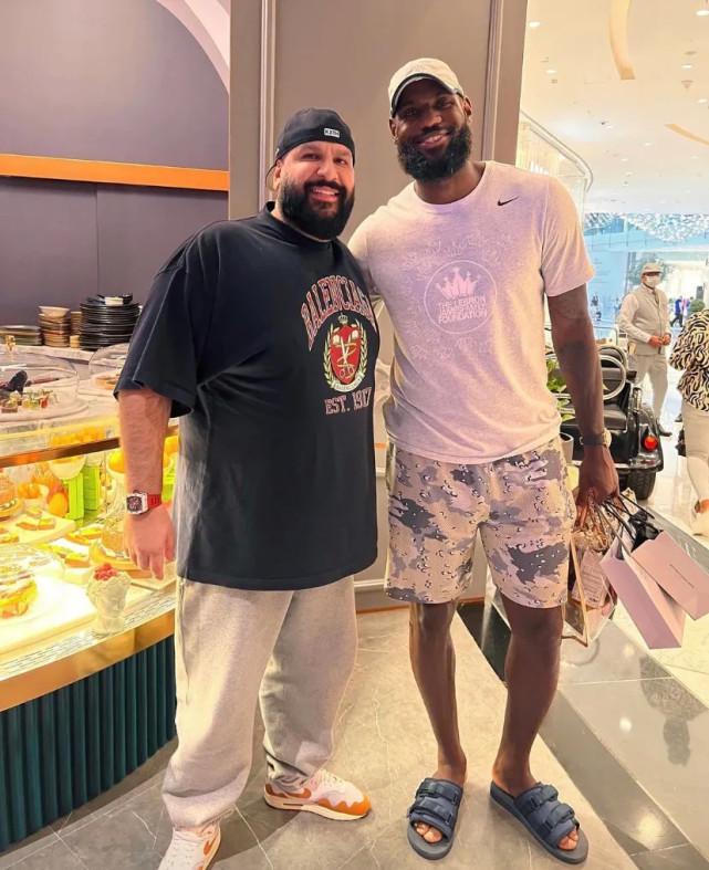 罗马诺：西蒙斯预计缺席莱比锡今日比赛，他已决定转投切尔西（罗马诺：西蒙斯或无缘莱比锡今战，已决定加盟切尔西）