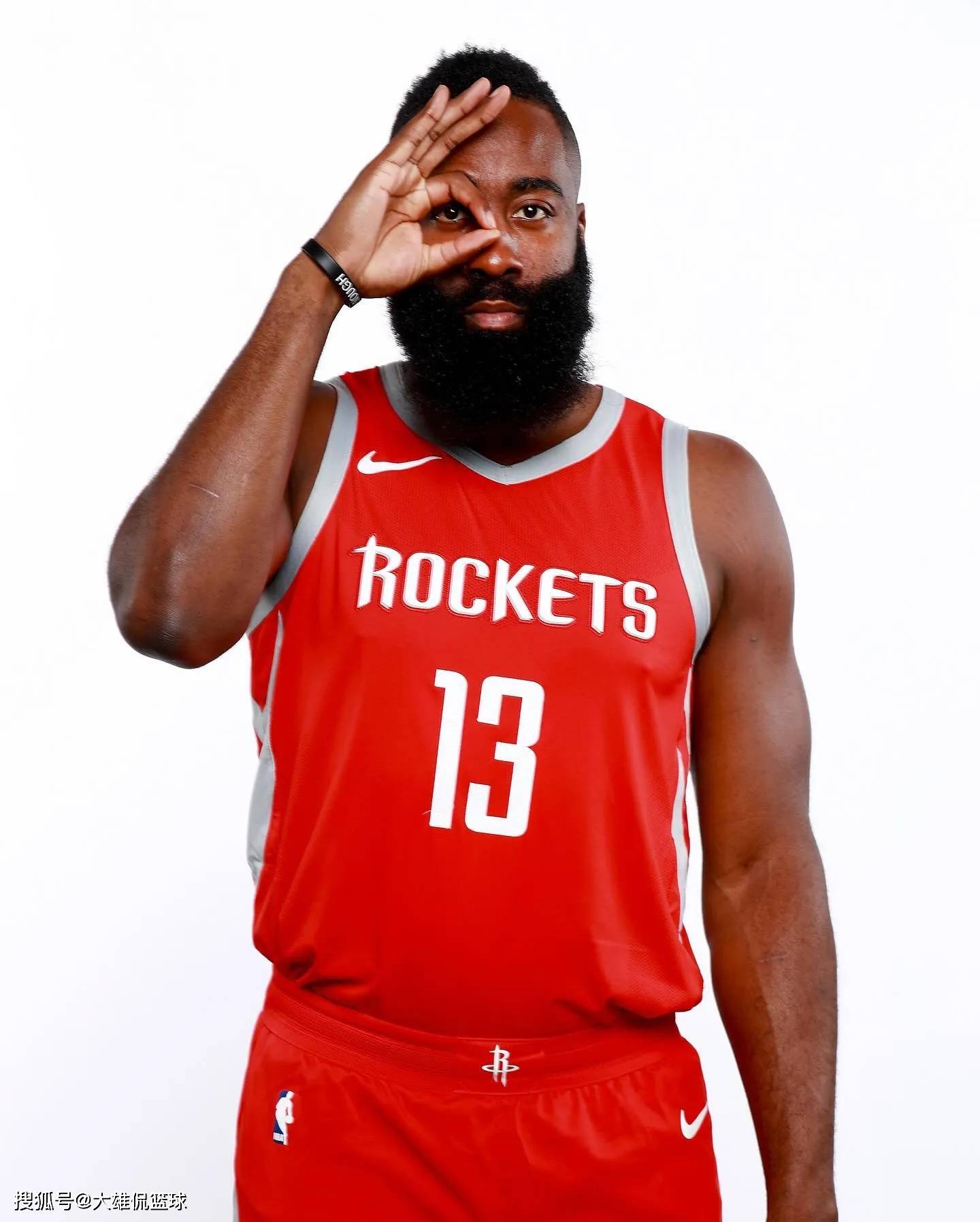 近10场全胜+零封对手，英格兰追平14-16年间西班牙创造的纪录（英格兰近10战全胜且零失球，追平西班牙2014-16年纪录）