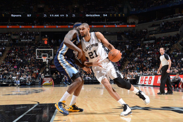 篮球防守意识怎样练？（如何提升篮球防守意识？）