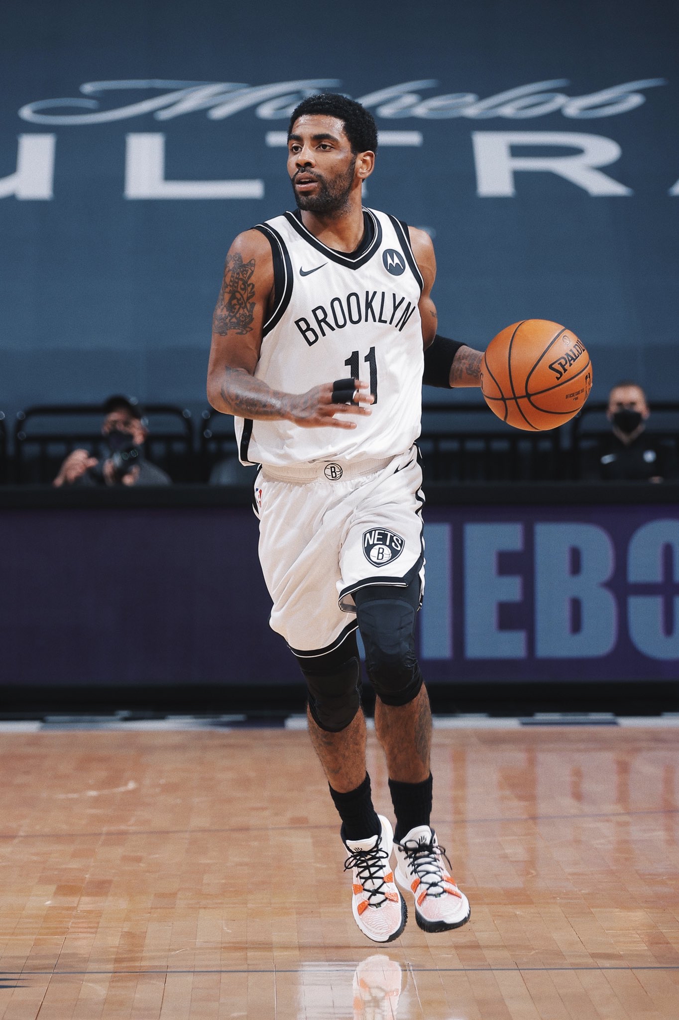 卡森·华莱士的逼抢与断球技巧（卡森·华莱士的压迫防守与抢断秘诀）