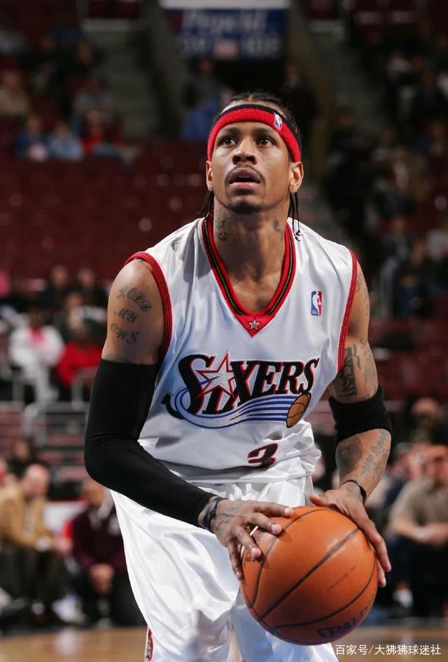 湖人詹姆斯关键三分锁定胜利（詹姆斯关键三分助湖人锁定胜局）