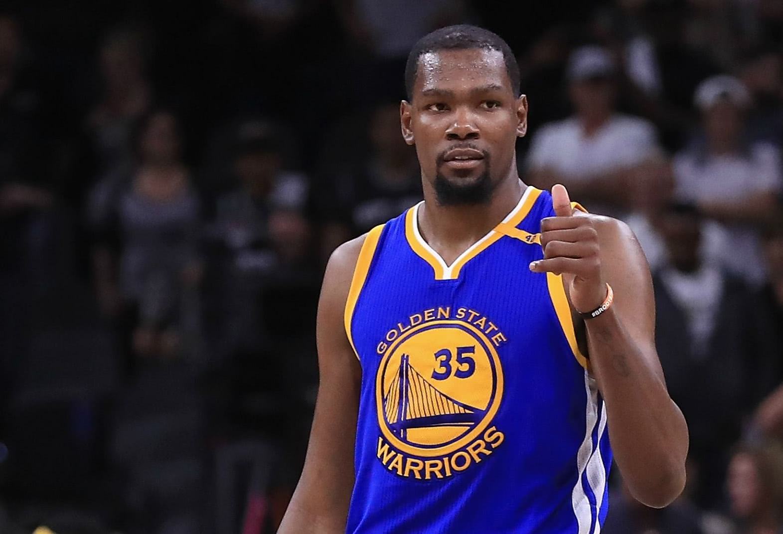 现役得分榜前3！哈登：KD，告诉詹姆斯我们的排名要追上来了（现役得分榜三甲！哈登喊话KD：替我告诉詹姆斯，我们的排名要追上来了）