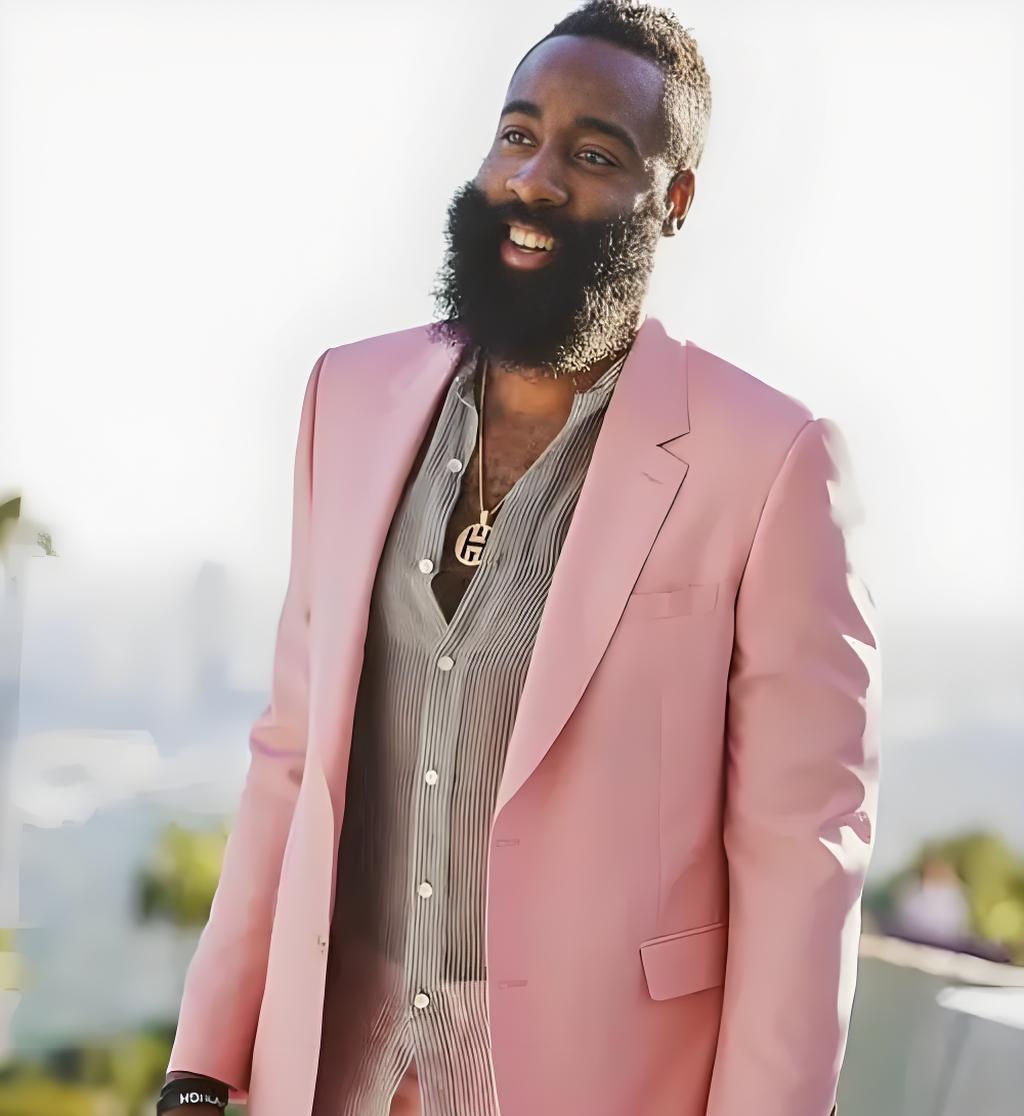 足球报：浙江队花4亿是谣言；韦世豪、李磊先后来做康复（《足球报》：浙江队花4亿元系谣言，韦世豪与李磊先后进行康复）