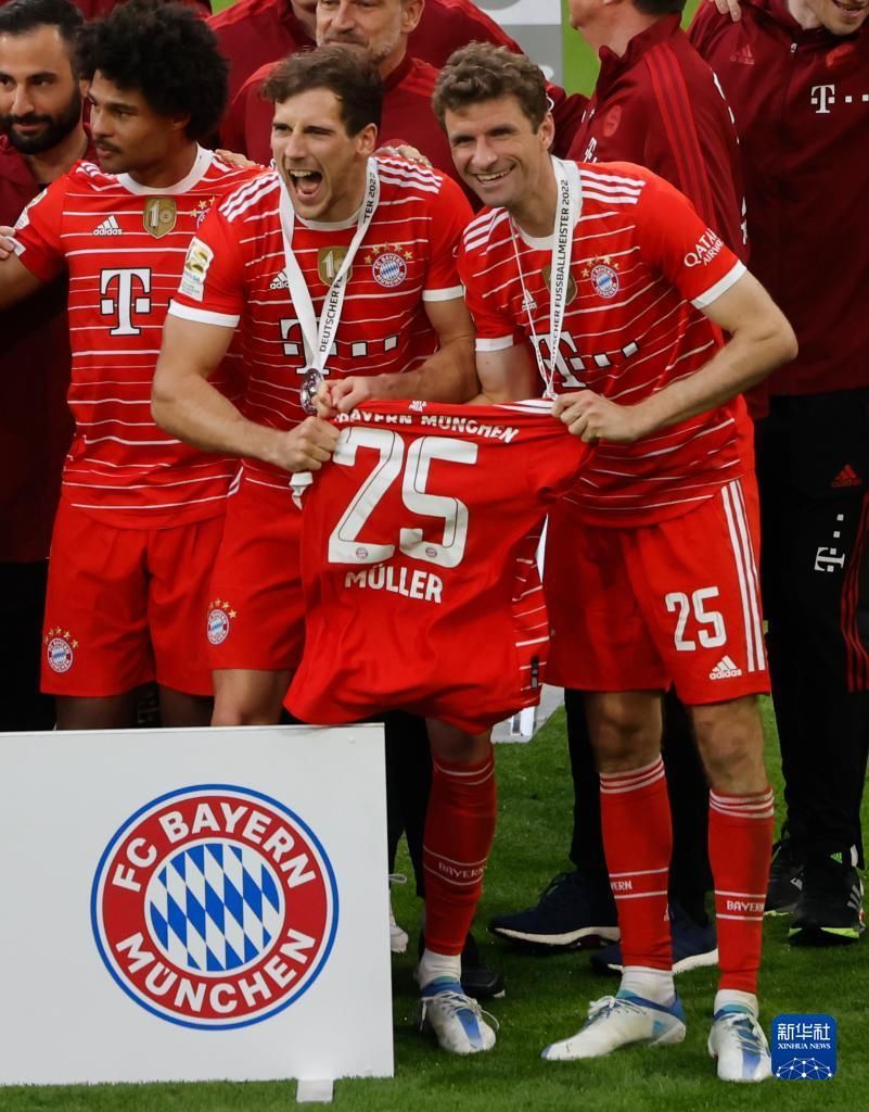 法比安：希望能在贝蒂斯退役；希望佩莱格里尼留下（法比安：愿在贝蒂斯终老，盼佩莱格里尼留任）