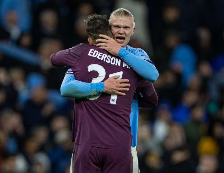 米体：将有一万名左右的那不勒斯球迷远征罗马，警方压力很大（米体：约万名那不勒斯球迷客赴罗马，警方面临巨大压力）