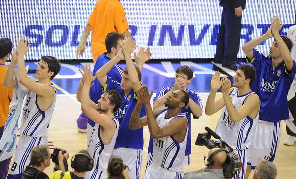 广岛主帅：申花在身体和速度方面很出色，J联赛球队技术细腻（广岛主帅称申花体能与速度出众，J联赛球队以细腻技术见长）