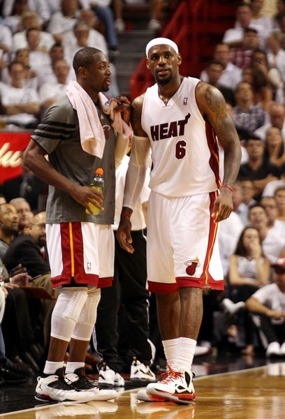 足球中超发布赛程海报，视觉效果炸裂（中超公布赛程海报，视觉冲击力爆棚）