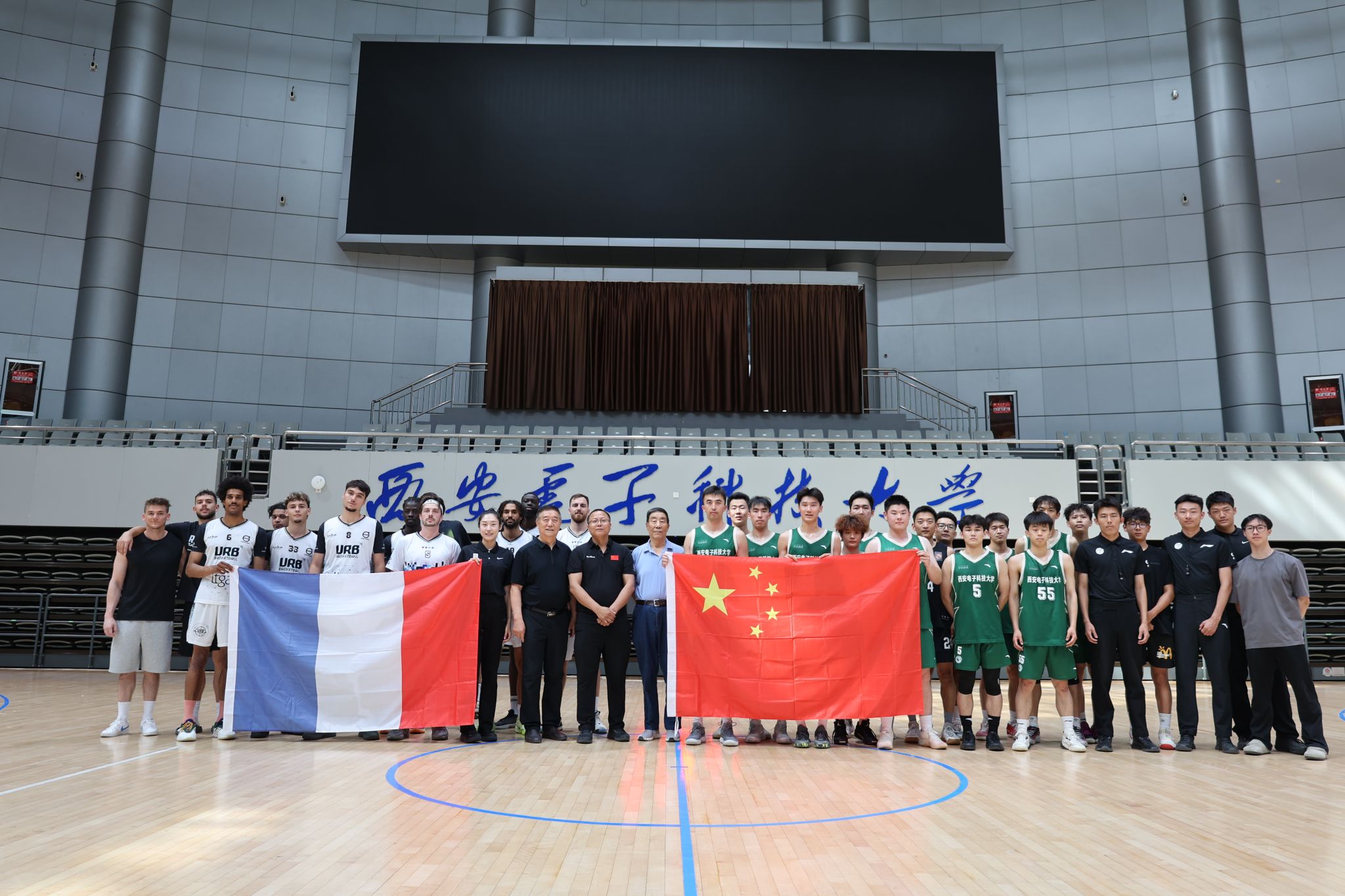 欧冠赛场精彩瞬间：巴萨2-0战胜国际米兰,（欧冠名场面：巴萨2-0力克国际米兰）