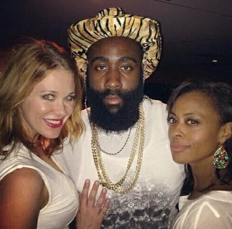 莱特利尔：内马尔上大号时从来不关门，他害怕自己被锁进去（莱特利尔称内马尔如厕从不关门，担心被反锁在里面）