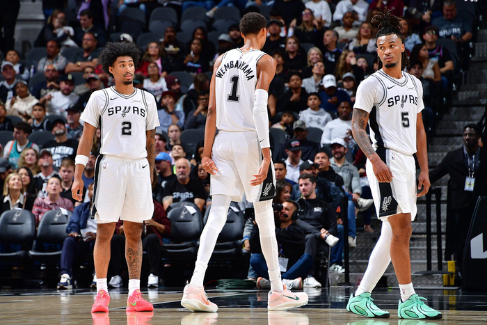 赛前发高烧，普利希奇比赛当天和球队会合并替补双响导演逆转（赛前高烧仍出战，普利希奇赛日与队会合替补梅开二度助逆转）